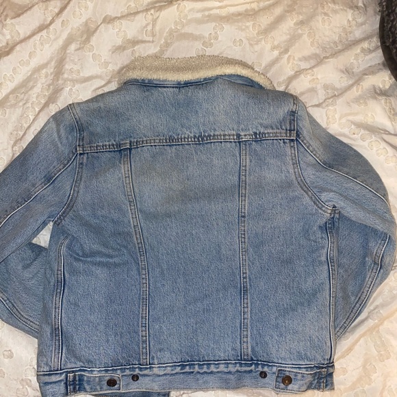 Levi’s PREMIUM Sherpa denim jacket!! - Picture 3 of 3